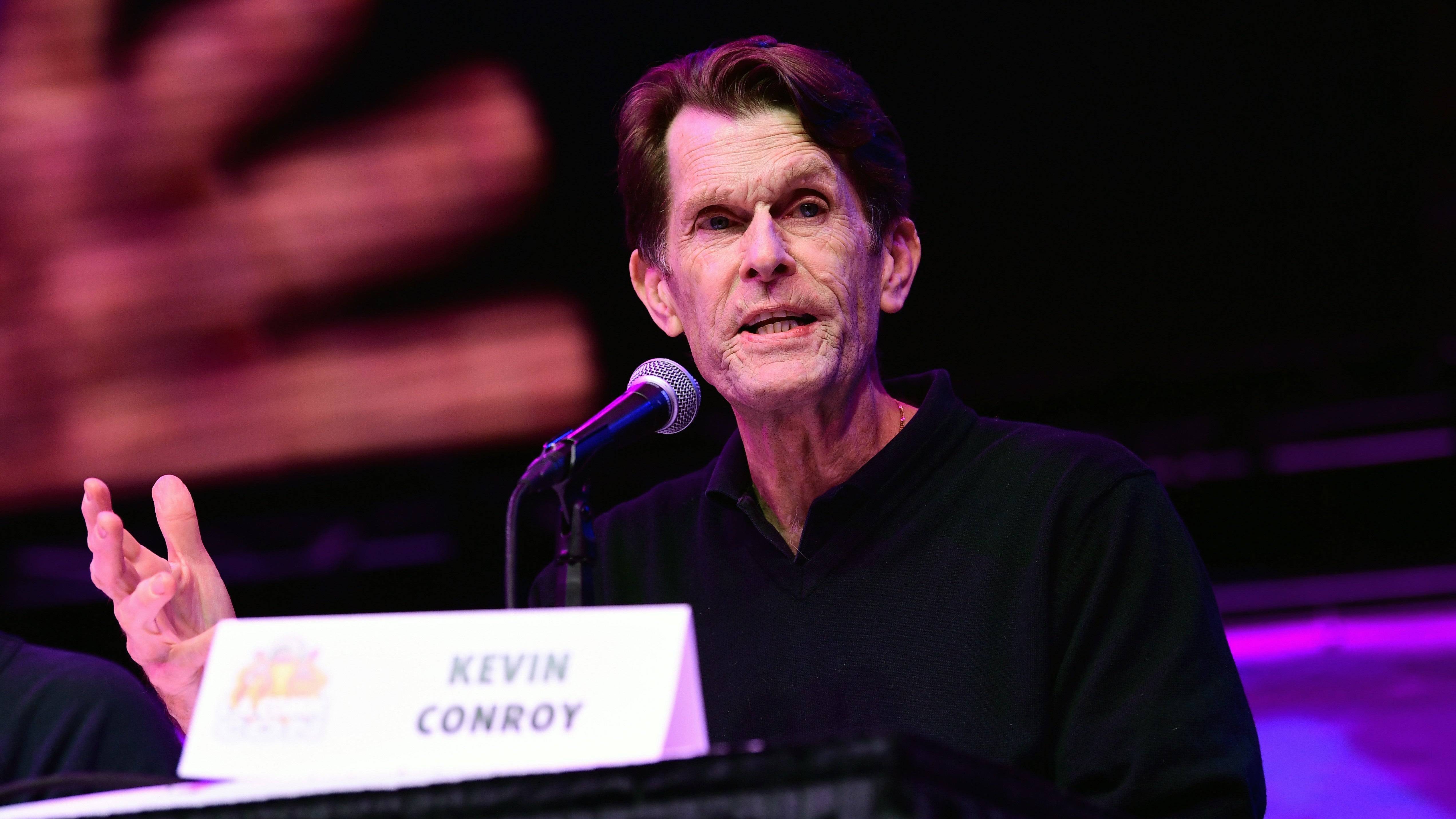 凱文·康羅伊（Kevin Conroy）於2021年。切爾西·古利爾米諾（Chelsea Guglielmino）/蓋蒂（Getty Images）攝影。