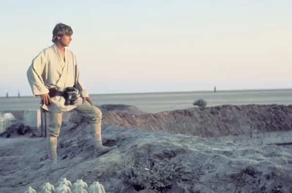 Hamill descarta volver a Star Wars y rechaza papel de fantasma de la Fuerza